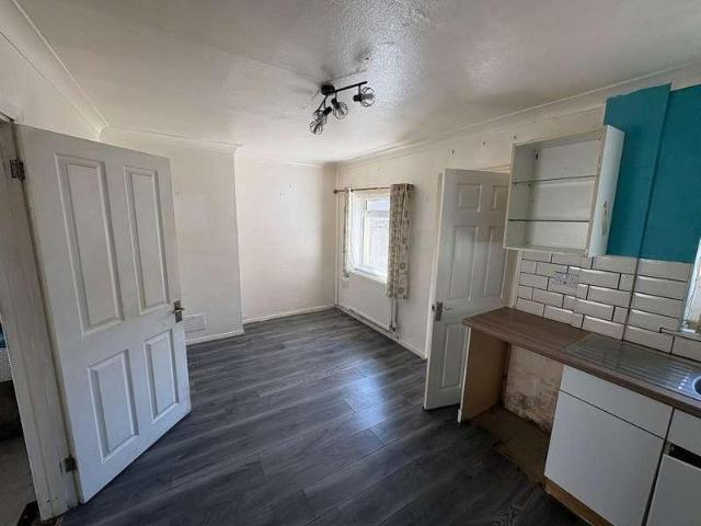 House for sale in Blaenhonddan, Cilfrew