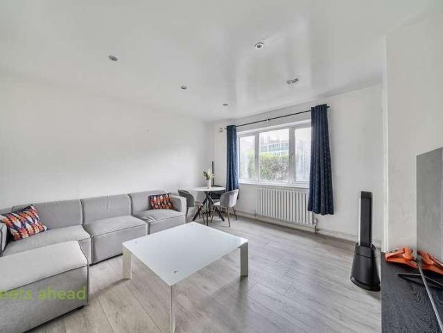 House for sale in London Borough of Croydon, Greater London