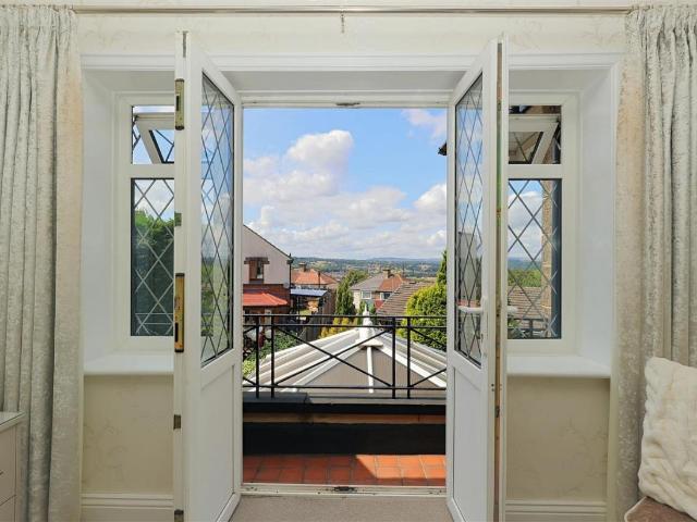House for sale in Farsley, West Yorkshire