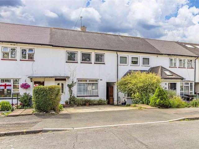 House for sale in Borehamwood, Hertsmere