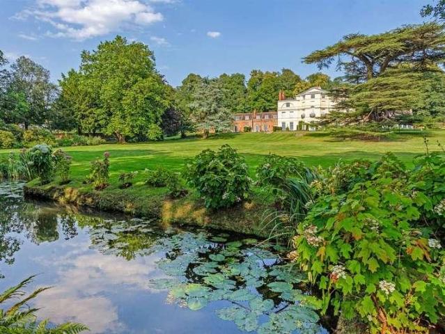 House for sale in Fole, Surrey