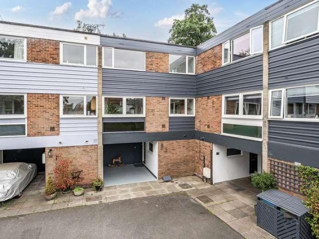 House for sale in Blackhills, Surrey