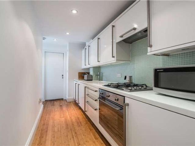 House for sale in Elephant and Castle, Greater London
