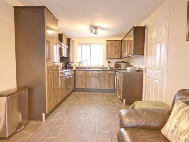 House for sale in Kingswood, Hull