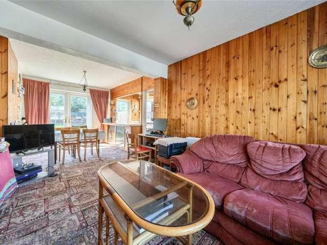 House for sale in Hook, Greater London