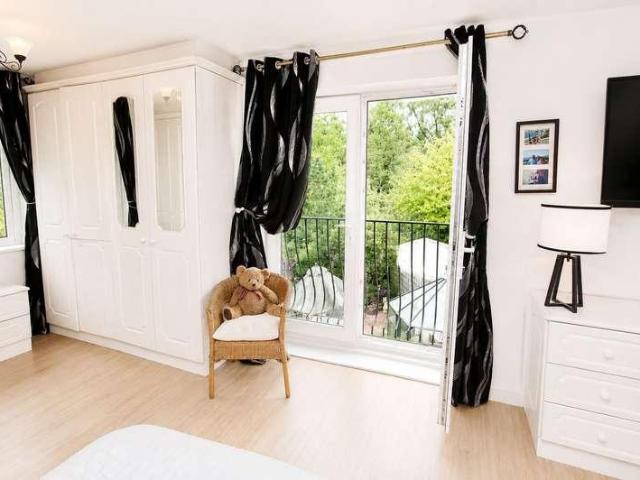 House for sale in Clough, Burnedge