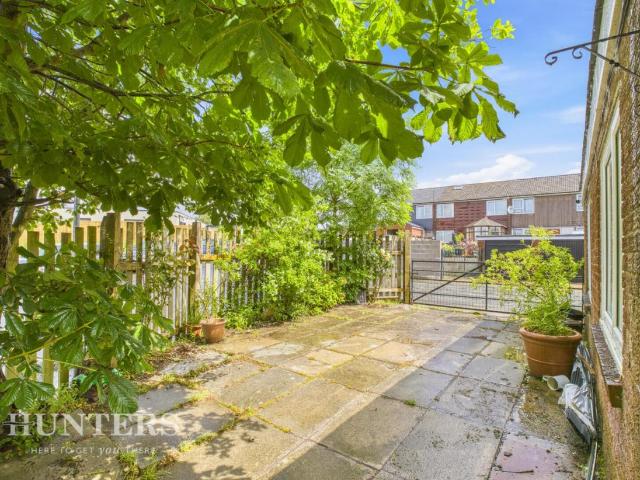 House for sale in Wardle, Burnedge