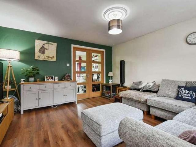 House for sale in Treharris