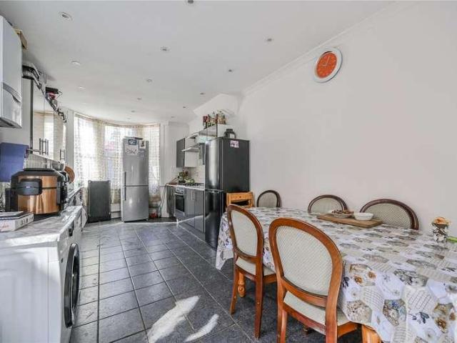 House for sale in Duckett's Green, Greater London