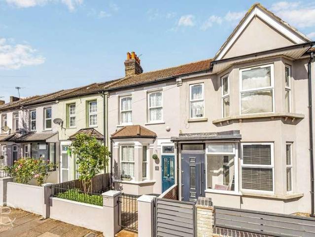 House for sale in London Borough of Ealing, Greater London