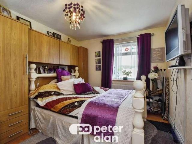 House for sale in Gurnos, Trefechan