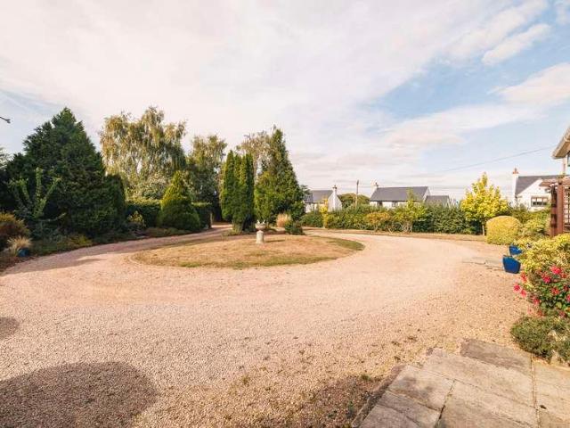 House for sale in Gorsley