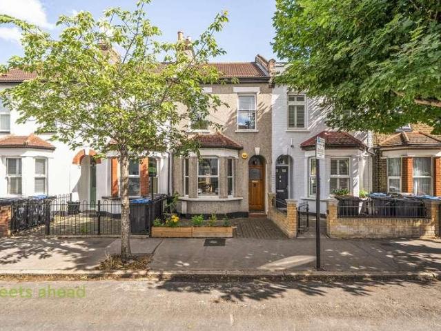House for sale in London Borough of Croydon, Selhurst