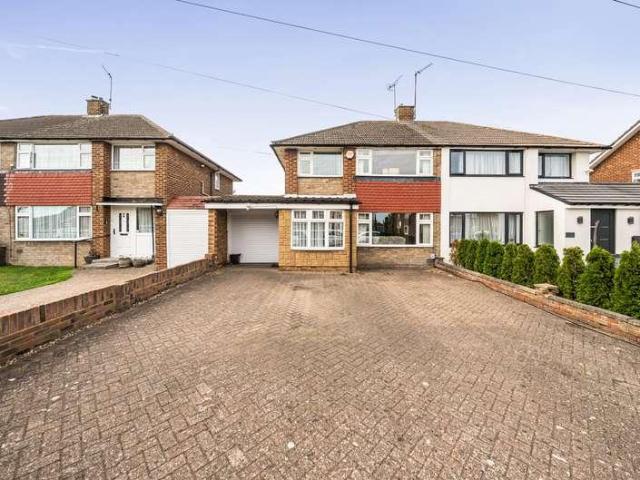 House for sale in Dunstable, Central Bedfordshire