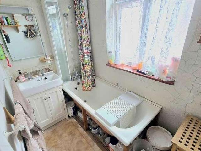 House for sale in Byfleet, Woking