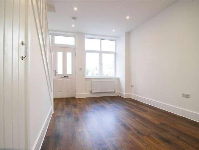 House for sale in Westcliff-on-Sea, Alton Barnes