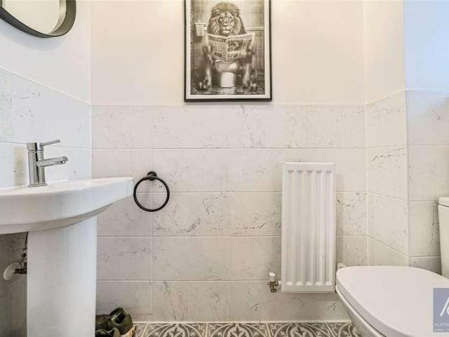 House for sale in Steeple Claydon, Buckinghamshire