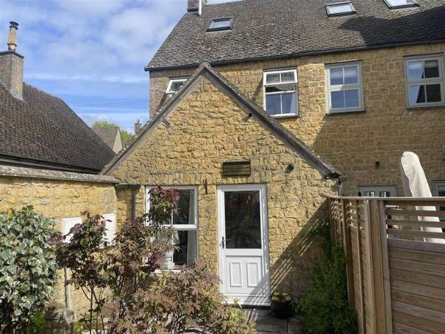House for sale in Fossebridge, Gloucestershire