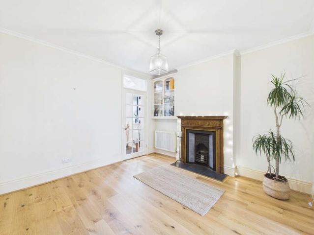 House for sale in New Town, Horsham