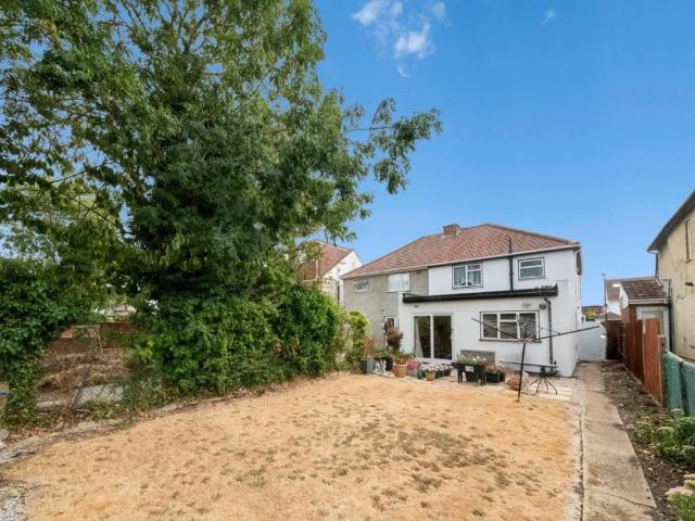 House for sale in London Borough of Ealing, Greenford