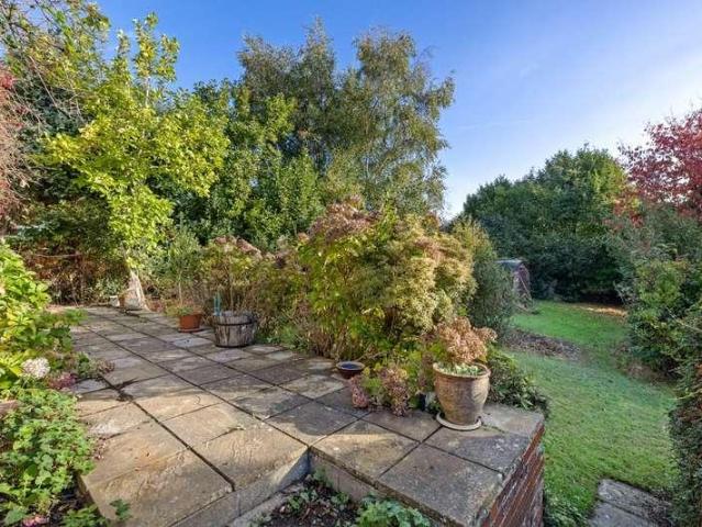 House for sale in High Lane Estate, Waverley