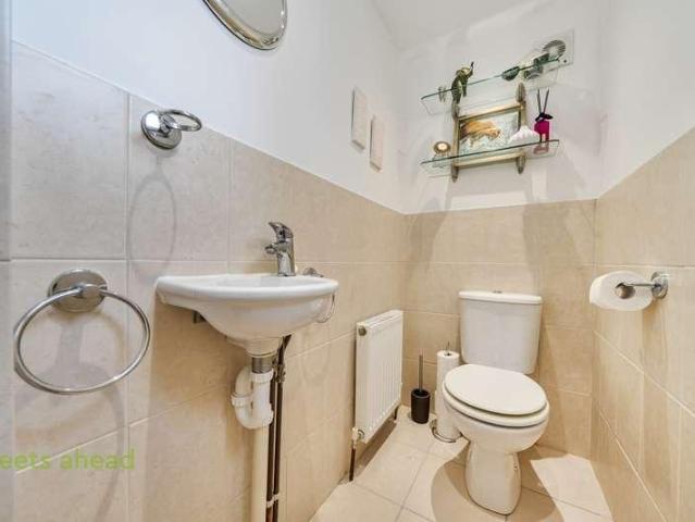 House for sale in London Borough of Croydon, Addiscombe