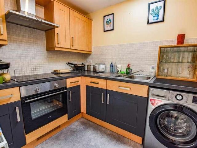 Flat for sale in Dursley, School House