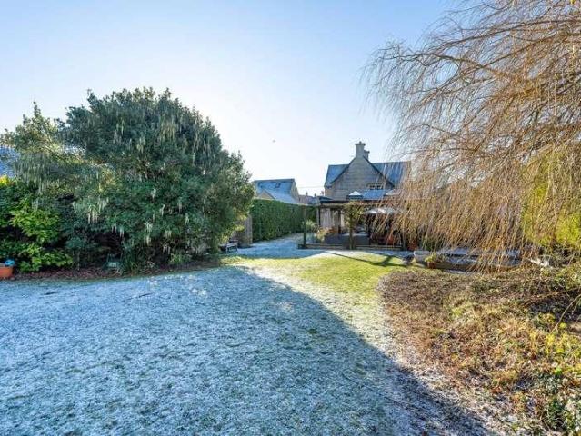 House for sale in Black Bourton, Oxfordshire