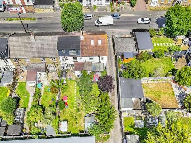 House for sale in Southend City Centre Neighbourhood, Alton Barnes