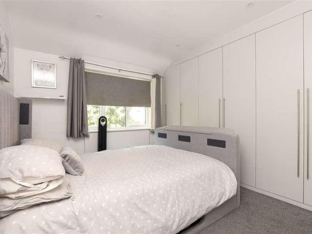 House for sale in Hillview, Surrey