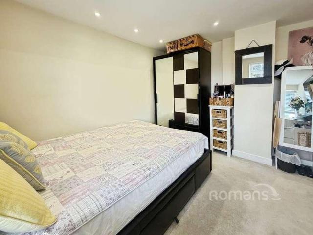 House for sale in Old Dean, Heol-las