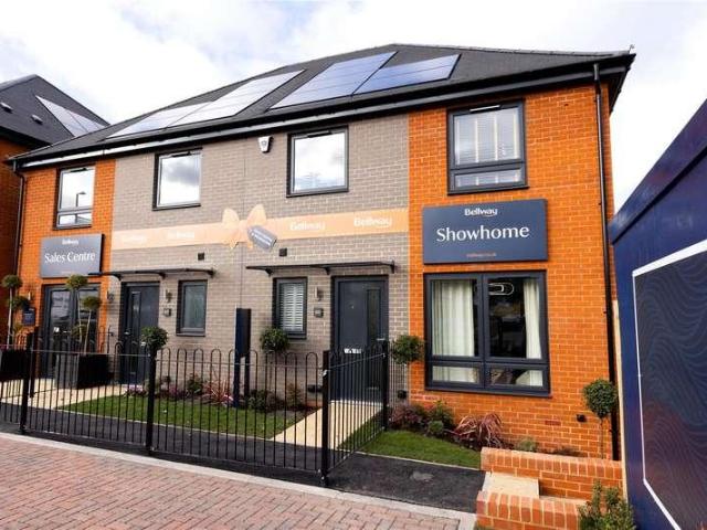 House for sale in Dee Park, Reading