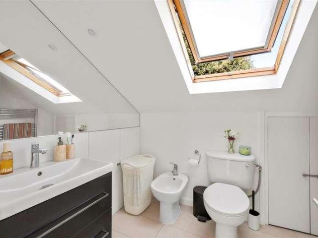 House for sale in Southfields, Greater London