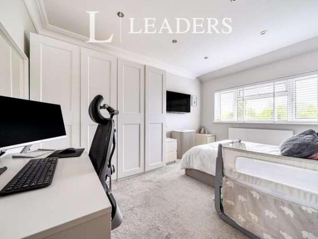 House for sale in The Butts, Kent