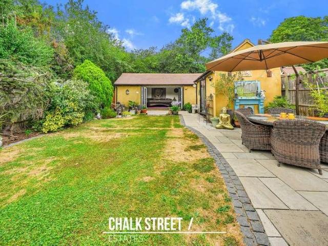 House for sale in Ardleigh Green, Greater London