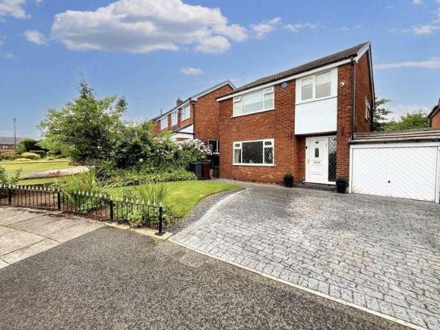 House for sale in Besses o' th' Barn, Bury