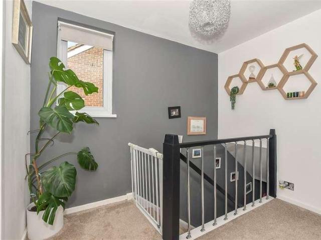 House for sale in Willesborough, Bridgefield