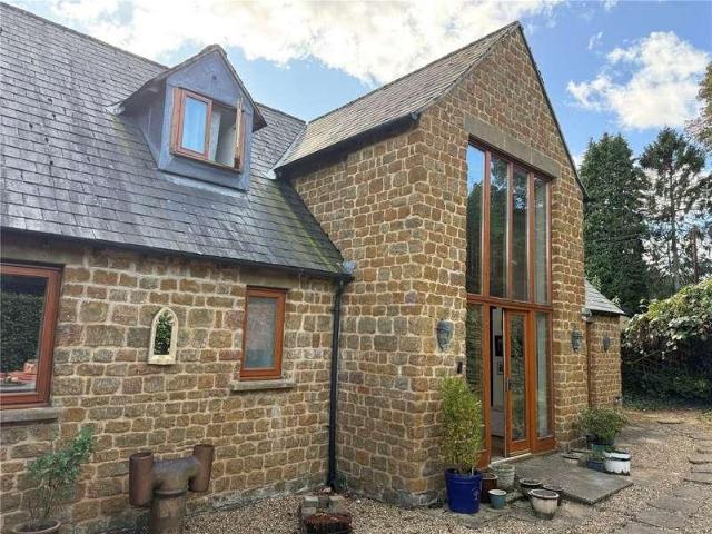 House for sale in Evershot, Oxfordshire