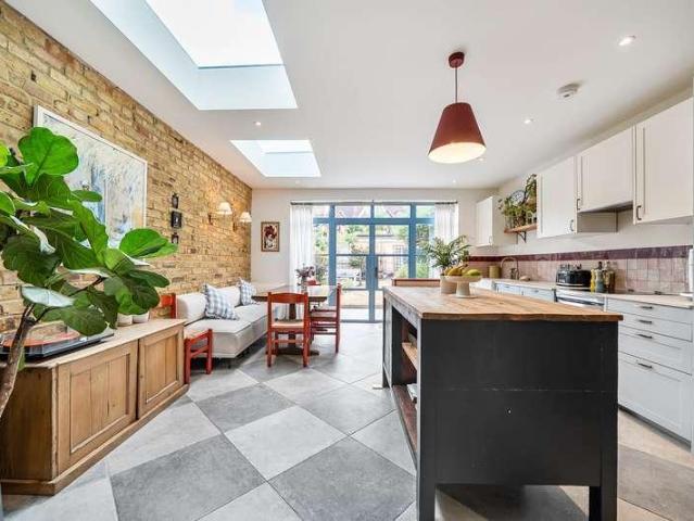House for sale in Surbiton, Greater London