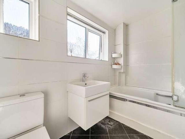 House for sale in Little Stanmore, Greater London