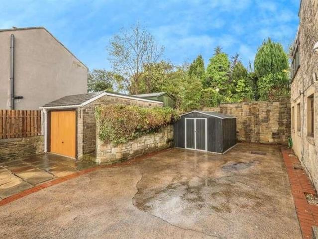 House for sale in Mirfield, West Yorkshire