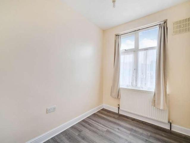 House for sale in Kingsbury, Greater London
