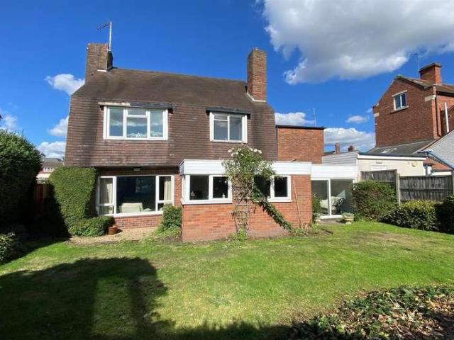 House for sale in Stourbridge, West Midlands