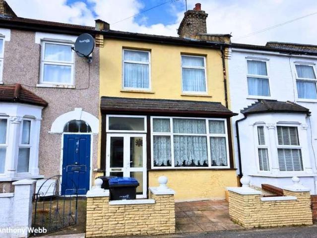 House for sale in Lower Edmonton, Greater London