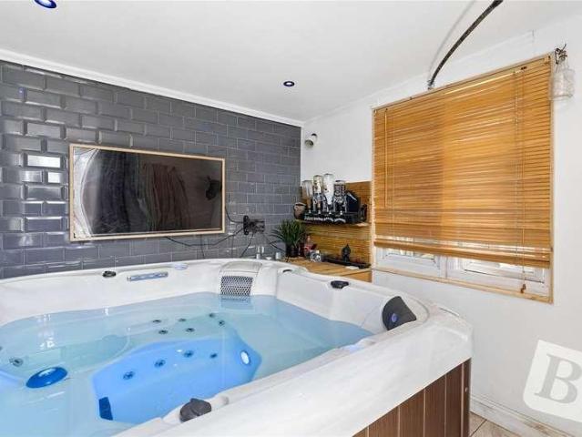 House for sale in Harold Hill, Greater London