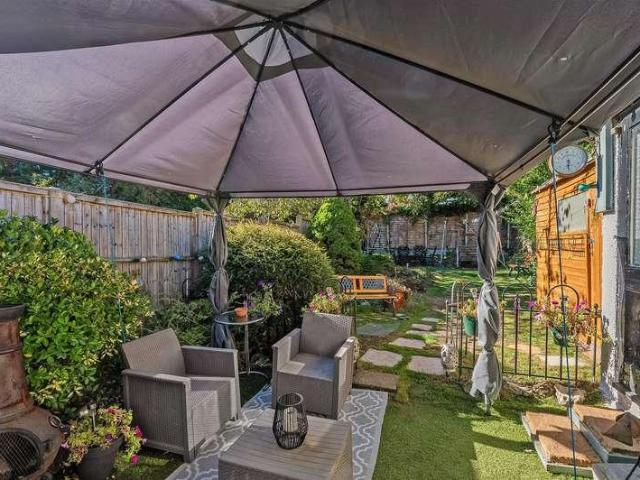 House for sale in Woodmansterne, Reigate and Banstead
