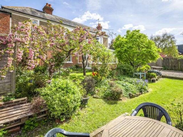 House for sale in Southborough, Sandown Park