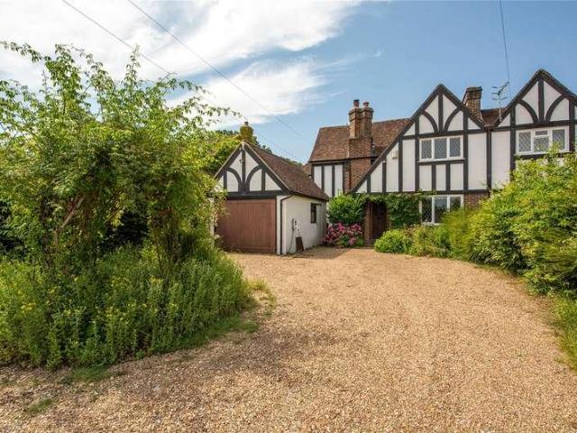 House for sale in Leigh, Pachesham Park