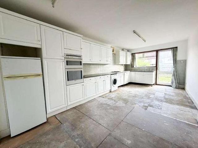 House for sale in Golders Green, Greater London