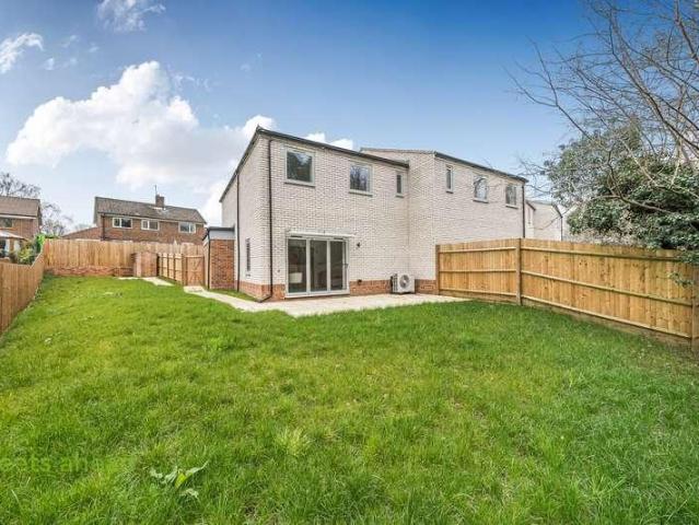 House for sale in London Borough of Croydon, Kenley